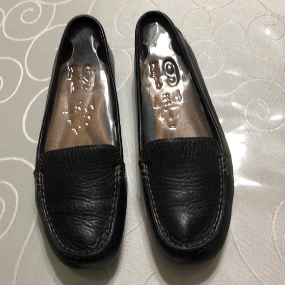 black loafers size 6